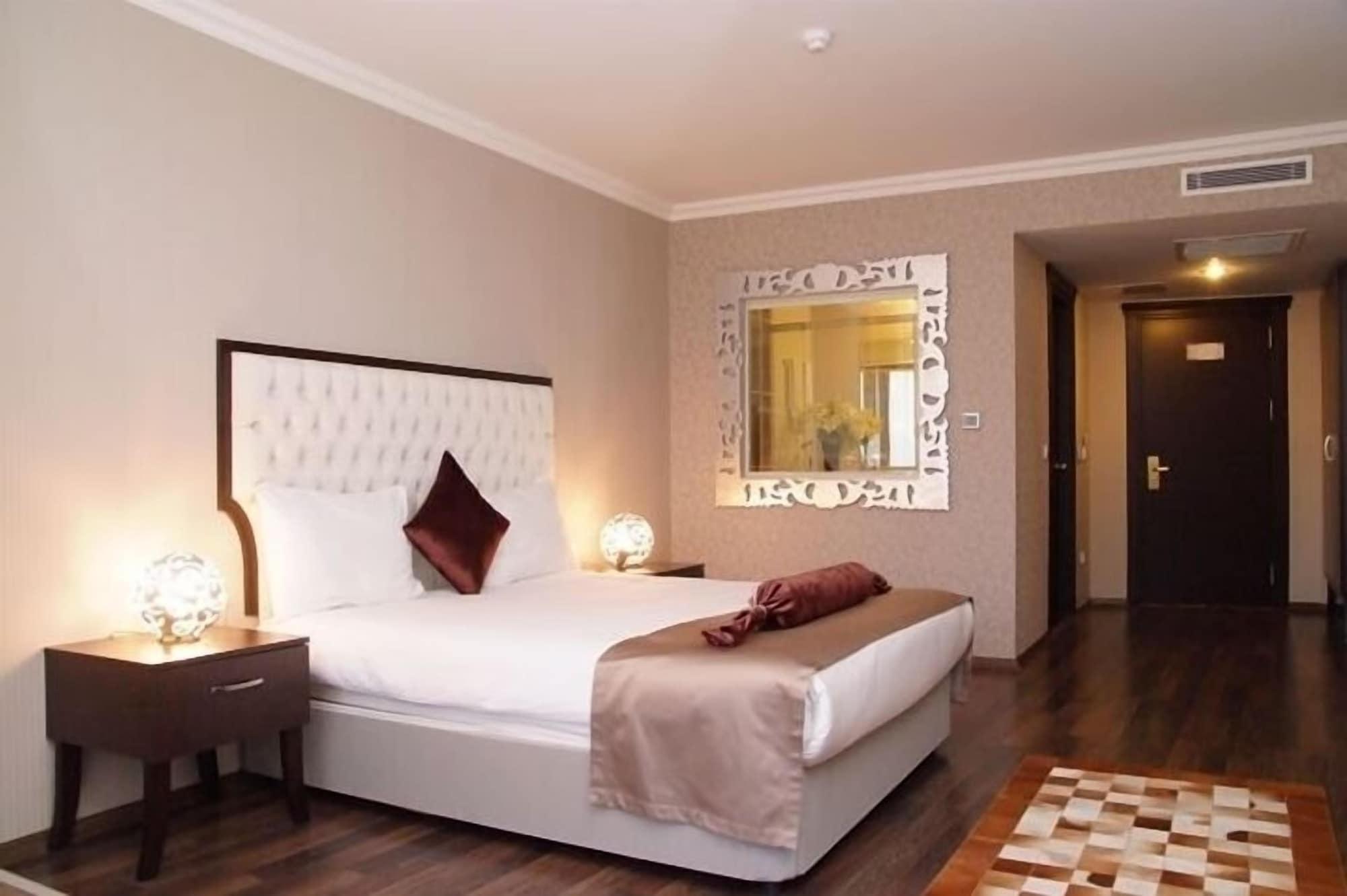 Crowne Plaza Istanbul - Ortakoy Bosphorus By Ihg Hotel Exterior foto
